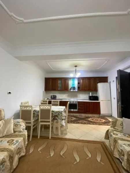 Tirane, jepet me qera apartament 2+1 , 140 m² 480 € 