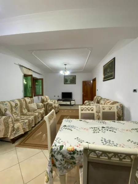 Tirane, jepet me qera apartament 2+1 , 140 m² 480 € 