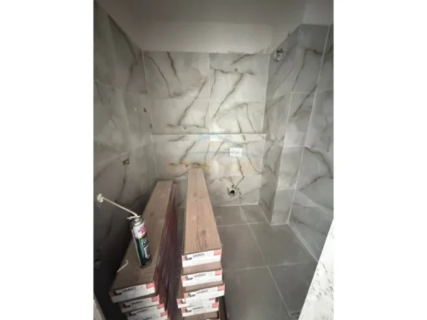 Tirane, shitet apartament 1+1+Ballkon Kati 4, 68 m² 99.000 € (YZBERISHT)