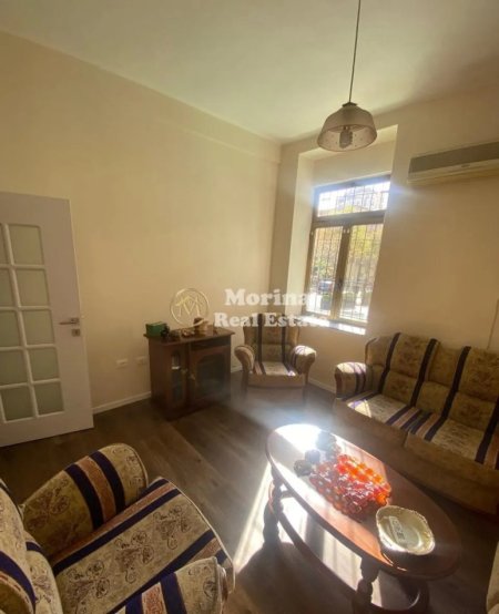 Tirane, jepet me qera ambjent biznesi Kati 1, 72 m² 1.500 € (Rruga e Dibres)