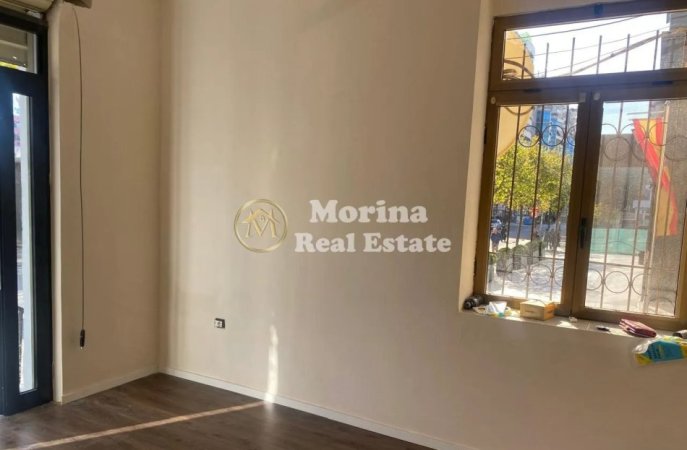 Tirane, jepet me qera ambjent biznesi Kati 1, 72 m² 1.500 € (Rruga e Dibres)