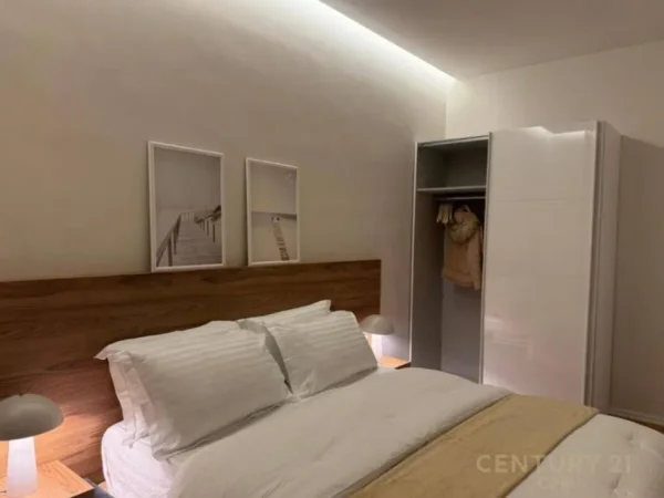 Tirane, shitet apartament 1+1 Kati 2, 77 m² 154.000 € (Rruga Eshref Frasheri)