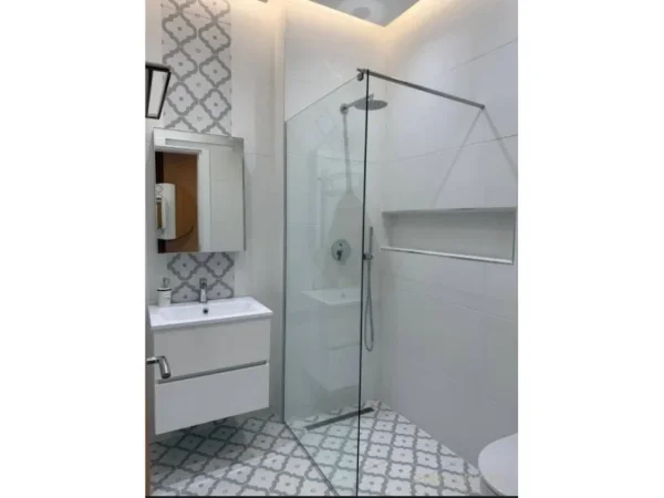 Tirane, shitet apartament 1+1 Kati 2, 77 m² 154.000 € (Rruga Eshref Frasheri)