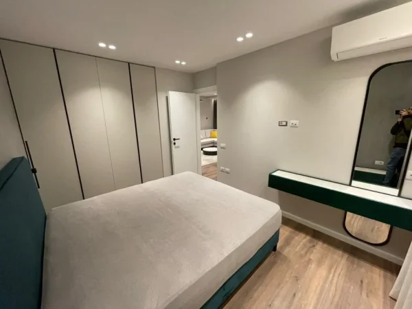 Tirane, jepet me qera apartament 2+1 Kati 7, 700 € 