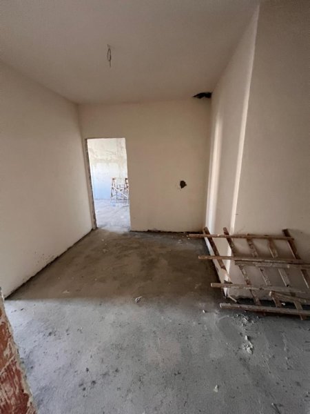 Tirane, shitet apartament 2+1+Ballkon , 121 m² 198.009 € (Fusha e Aviacionit)