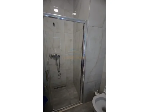 Tirane, shitet apartament 2+1+Ballkon Kati 3, 99 m² 175.000 € 