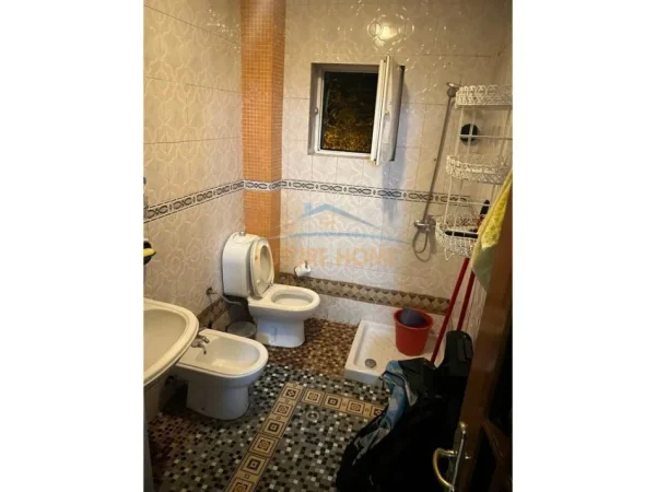 Tirane, jepet me qera apartament 1+1 Kati 3, 56 m² 500 € (RRUGA E ELBASANIT)