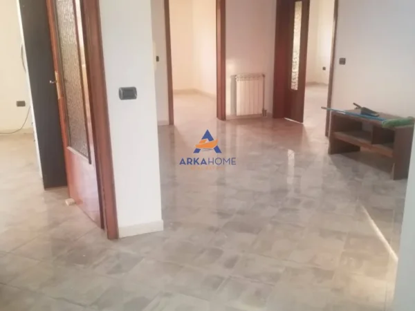 Tirane, jepet me qera apartament 3+1+Ballkon Kati 3, 150 m² 600 € 