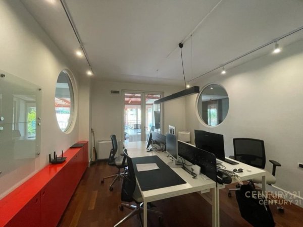 Tirane, shitet zyre , 187 m² 468.001 € (Bllok)