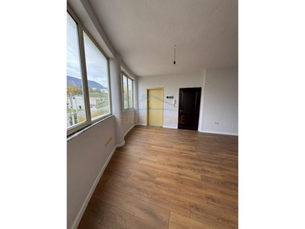Tirane, shitet apartament 1+1 Kati 3, 64 m² 84.000 € (FRESKU)