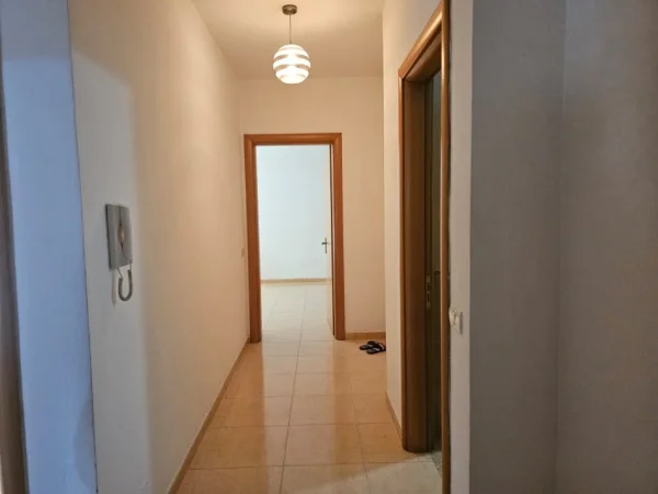 Tirane, jepet me qera apartament 2+1 Kati 7, 97 m² 500 € (Fabrika e Miellit)