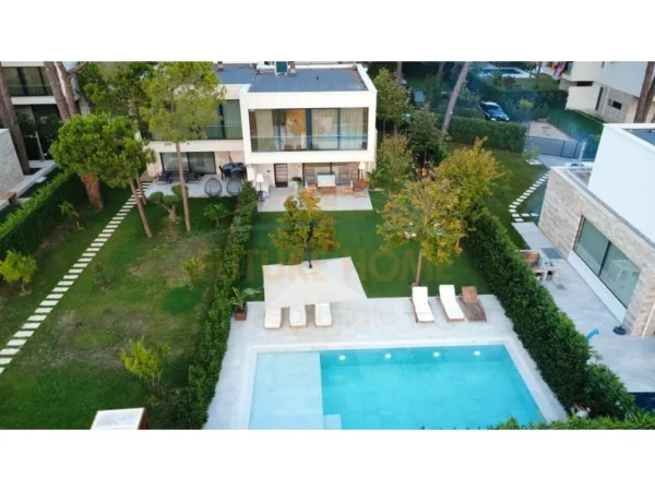 Gjiri Lalezit | Hamallaj, shitet Vile 2 Katshe Kati 0, 160 m² 835.000 € (Gjiri i Lalezit , Kompleksi San Pietro)