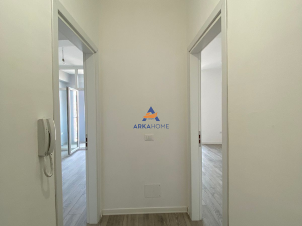 Tirane, jepet me qera apartament 1+1+Ballkon Kati 6, 150 m² 727 EURO