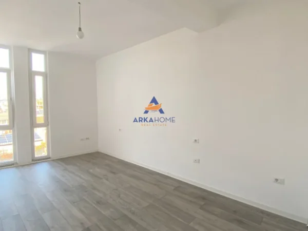 Tirane, jepet me qera apartament 1+1+Ballkon Kati 6, 150 m² 727 EURO