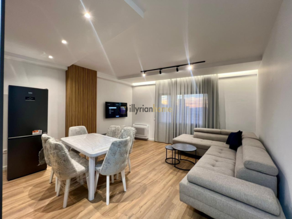 Tirane, jepet me qera  Apartament 3+1+Ballkon Kati 7, 140 m² 1.200 € ( Pazari i Ri, Tiranë)