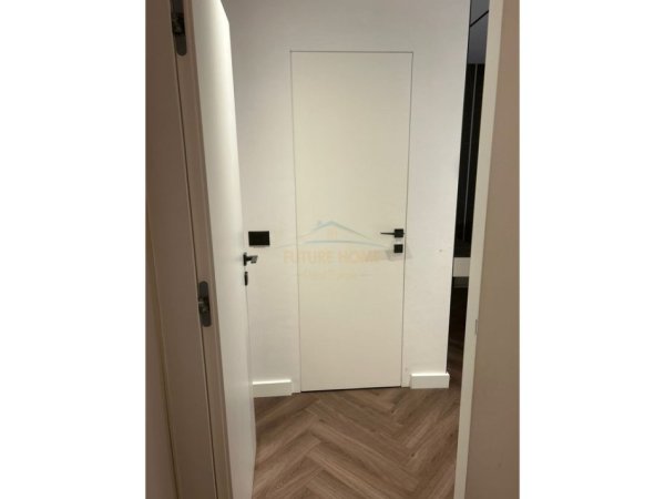 Tirane, shitet apartament 2+1+Ballkon , 103 m² 288.000 € (Rruga e Elbasanit)