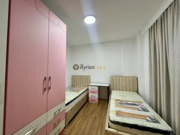 Tirane, jepet me qera  Apartament 3+1+Ballkon Kati 7, 140 m² 1.200 € ( Pazari i Ri, Tiranë)