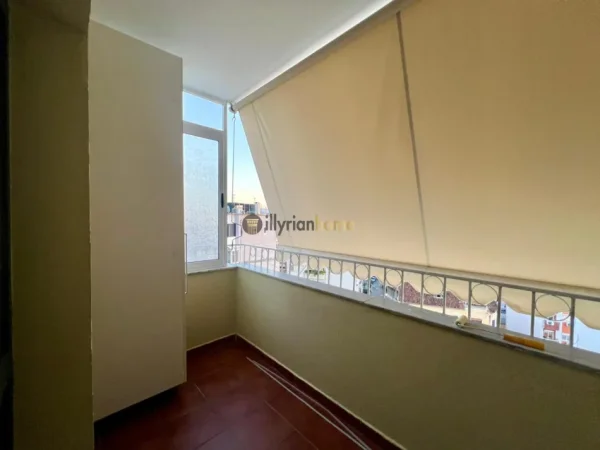 Tirane, jepet me qera  Apartament 3+1+Ballkon Kati 7, 140 m² 1.200 € ( Pazari i Ri, Tiranë)