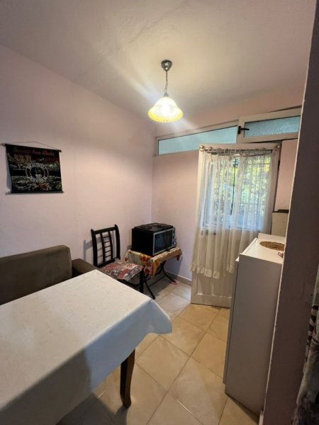 Jepet me Qera Apartament 1+1 në Qendër të Tiranës , Sheshi Skernderbej ,  450 €uro