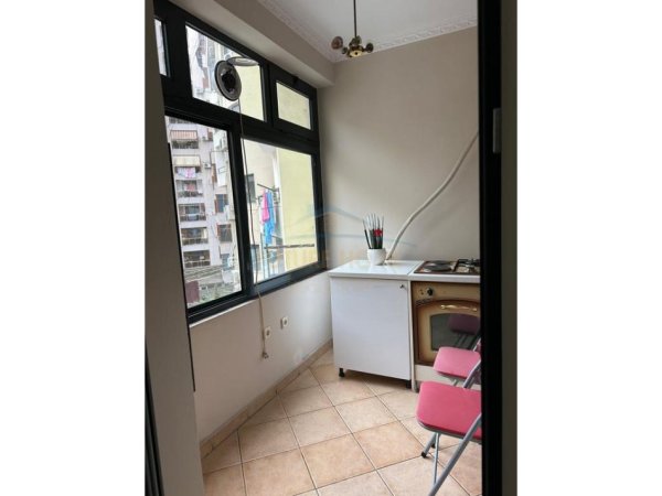 Tirane, shitet apartament 2+1+Ballkon Kati 5, 104 m² 250.000 € (STACIONI TRENIT)