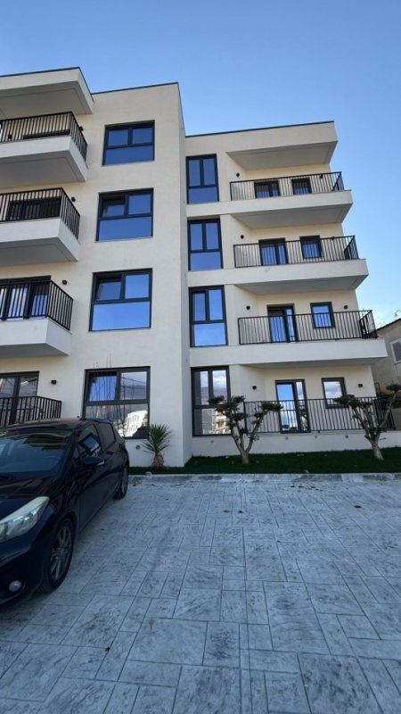 Tirane, shitet apartament 1+1+Ballkon , 56 m² 82.409 € (Ali Demi, pranë Kompleksit KONTAKT)