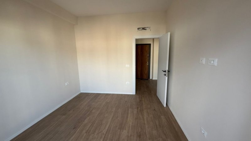 Tirane, shitet apartament 1+1+Ballkon , 56 m² 82.409 € (Ali Demi, pranë Kompleksit KONTAKT)