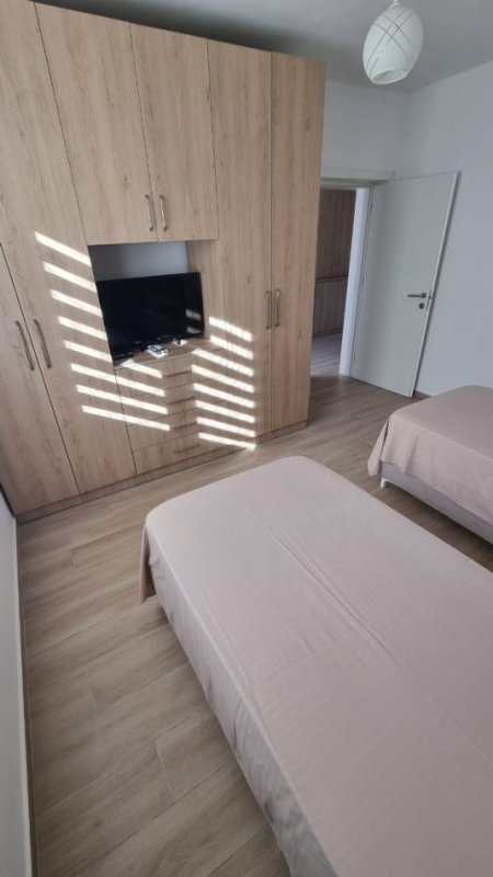 Jepet me Qira Apartament 1+1 Totalisht i Investuar ne Ali Dem pranë Kompleksit Grand,  450 €URO