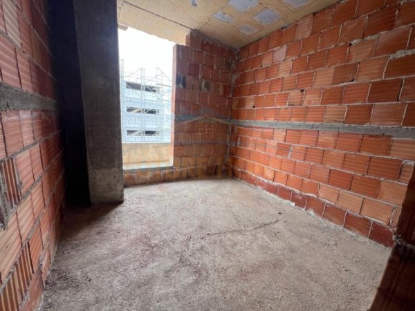 Tirane, shitet apartament 2+1+Ballkon Kati 7, 105 m² 110.000 € (UNIVERS CITY)