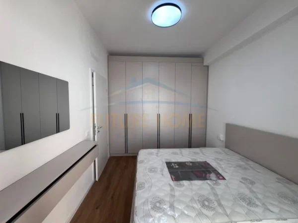 Tirane, jepet me qera apartament 1+1+Ballkon Kati 3, 60 m² 450 € 