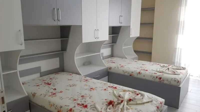 Tirane, jepet me qera apartament 2+1+2wc+Ballkon Kati 6, 110 m² 650 € (Rruga 5 maji Pallati Vila L)