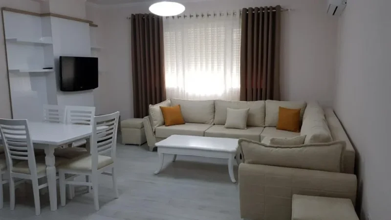 Tirane, jepet me qera apartament 2+1+2wc+Ballkon Kati 6, 110 m² 650 € (Rruga 5 maji Pallati Vila L)