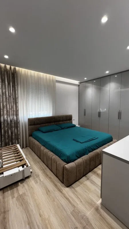 Tirane, jepet me qera apartament 1+1 Kati 2, 64 m² 500 € (kashar)