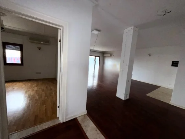 Tirane, jepet me qera zyre Kati 10, 450 m² 5.000 € (AIR ALBANIA)