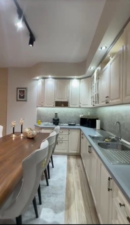 Tirane, shitet apartament 2+1 Kati 3, 267.800 € 