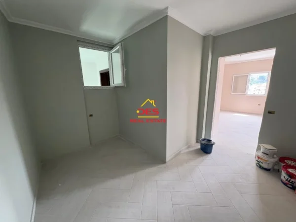 Vlore, shitet apartament 2+1+Ballkon Kati 10, 123 m² 135.000 € (Rruga Gjergj Kastrioti)