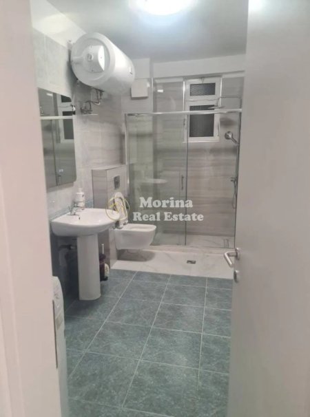 Tirane, jepet me qera apartament 2+1 Kati 4, 93 m² 800 € (Komuna e Parisit)