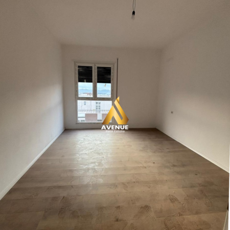 Tirane, shitet apartament 2+1+Ballkon Kati 8, 107 m² 103.000 € (rruga berisha)