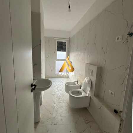 Tirane, shitet apartament 2+1+Ballkon Kati 8, 107 m² 103.000 € (rruga berisha)