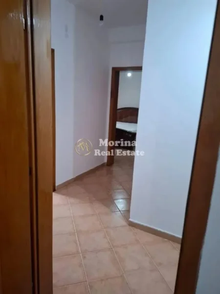 Tirane, jepet me qera apartament 2+1 Kati 3, 90 m² 370 € (Spitali Amerikan 2)