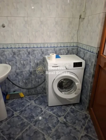 Tirane, jepet me qera apartament 2+1 Kati 3, 90 m² 370 € (Spitali Amerikan 2)