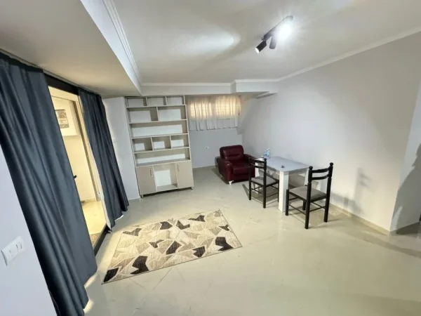 Tirane, jepet me qera apartament 1+1 Kati 0, 
