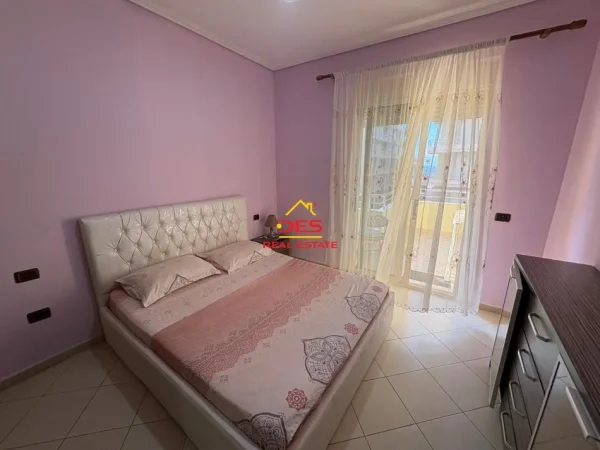 Vlore, jepet me qera apartament 1+1+Ballkon Kati 3, 70 m² 350 € (Rruga Rushit Gurishova)