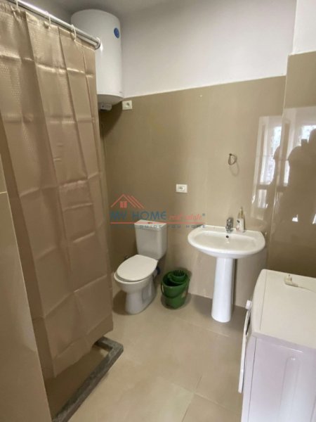 Tirane, jepet me qera apartament 1+1+Ballkon Kati 8, 72 m² 400 € 