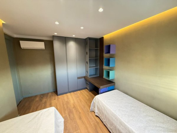 Tirane, jepet me qera apartament 2+1+Ballkon Kati 8, 125 m² 1.500 € (Zogu I Zi)