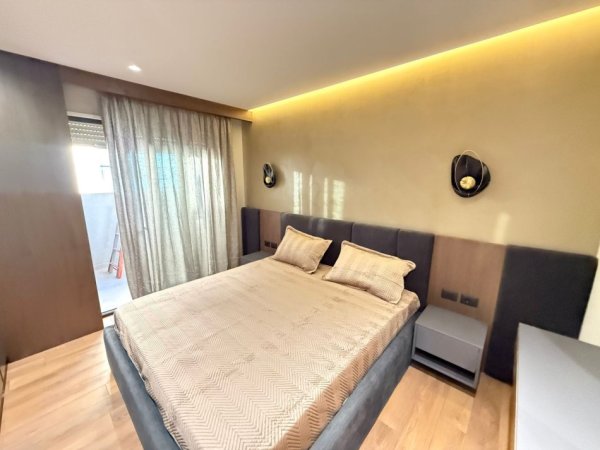 Tirane, jepet me qera apartament 2+1+Ballkon Kati 8, 125 m² 1.500 € (Zogu I Zi)