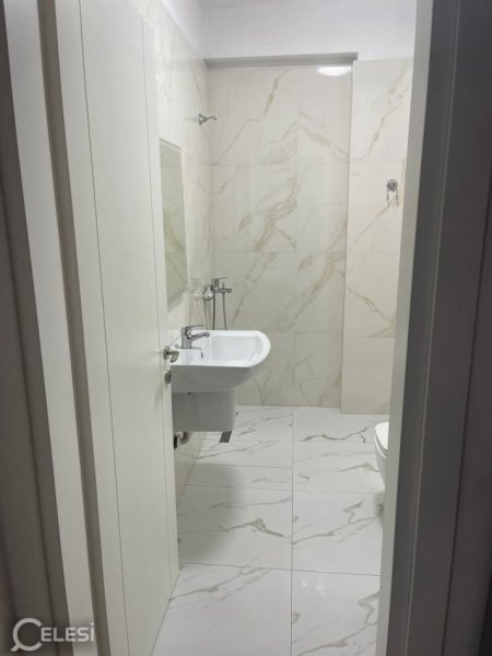 Tirane, jepet me qera apartament 1+1+Ballkon Kati 2, 65 m² 500 € (LIQENI I THATE)