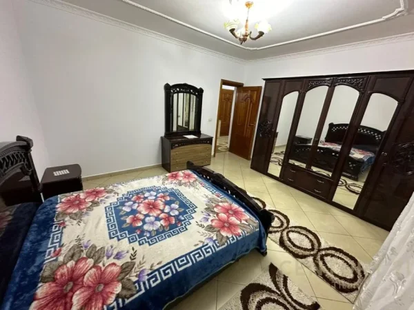 Tirane, jepet me qera apartament 2+1 Kati 0, 136 m² 500 € (Rruga 5 Maji)