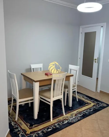 Tirane, jepet me qera apartament 2+1+Ballkon , 78 m² 800 € 