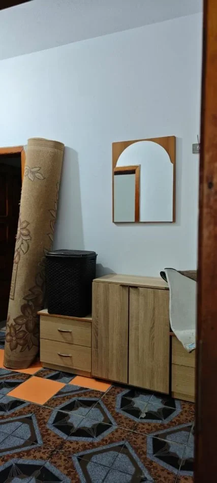 Tirane, jepet me qera Vile 2+1 Kati 1, 100 m² 400 € (Ali Demi)