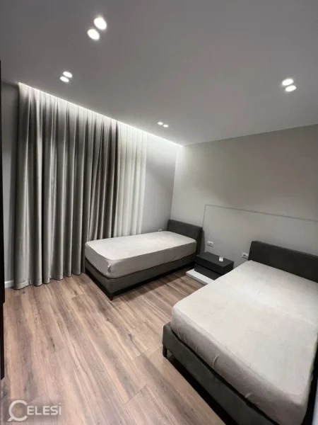 Tirane, jepet me qera apartament 2+1+Ballkon Kati 7, 84 m² 700 € (FUSHA E AVIACIONIT)